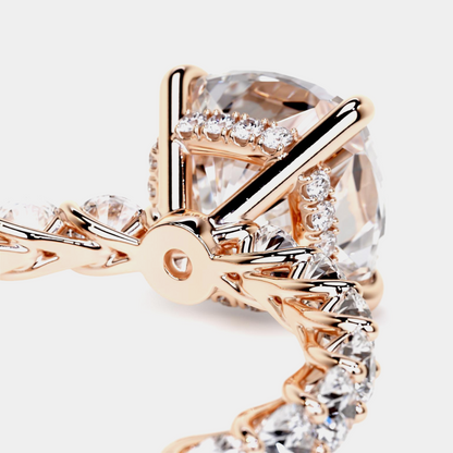 18KT YELLOW GOLD ENCHANTÉ SIDE STONES DIAMOND RING